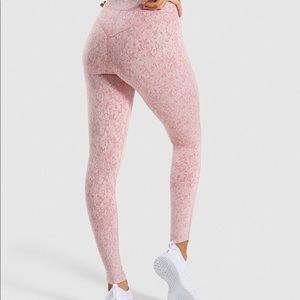 GYMSHARK Fleur texture dusty pink leggings